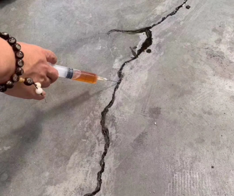 平南混凝土裂缝修补技术详解​